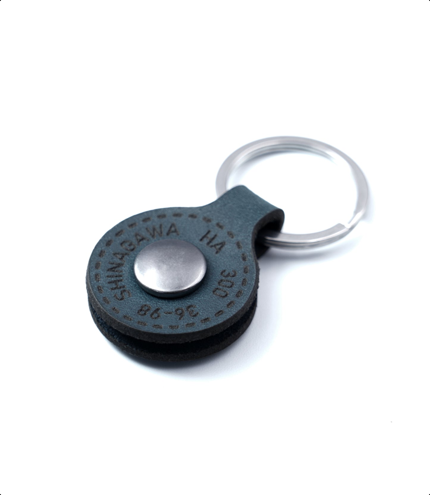 Engraved letter MARU keychain (blue)