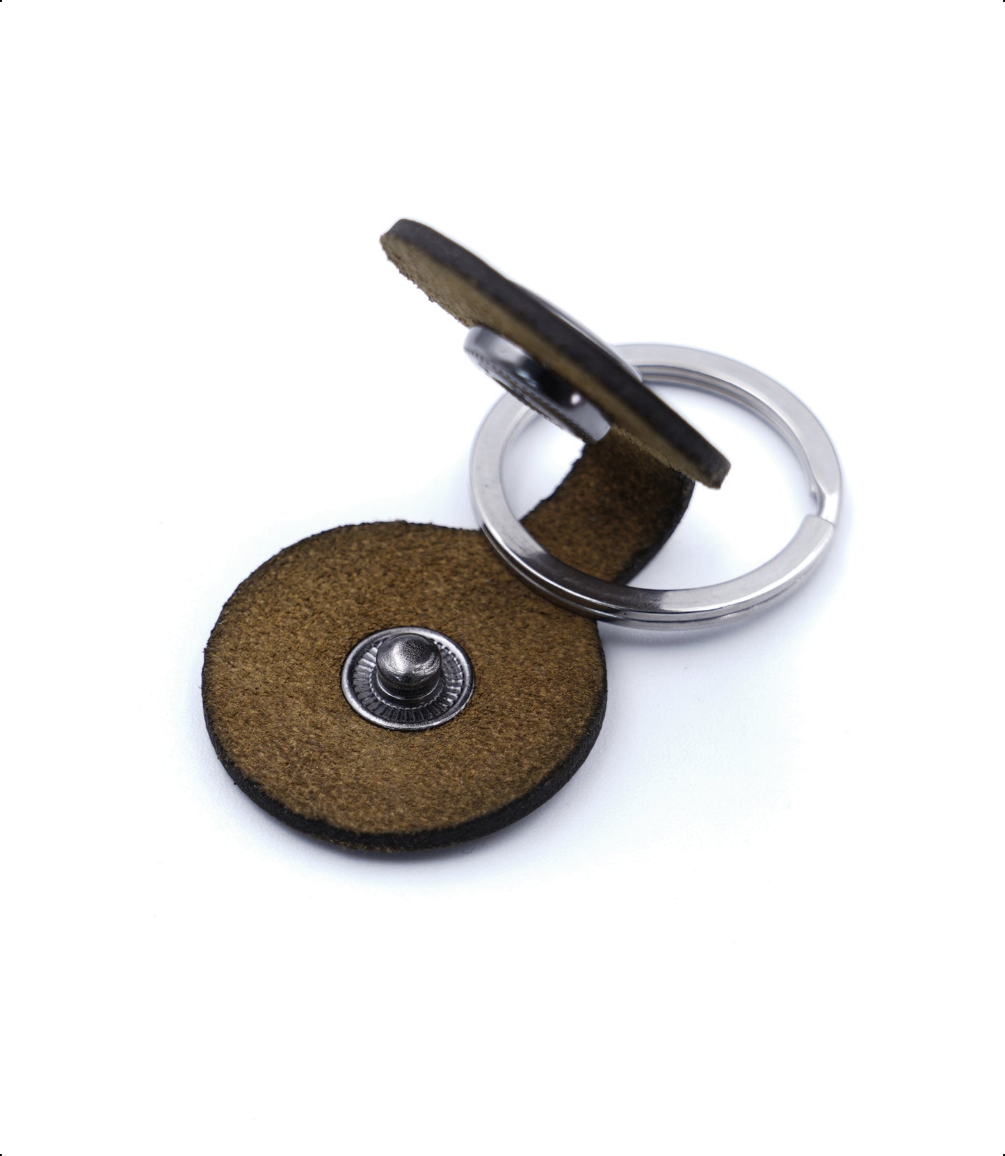 Engraved letter MARU keychain (brown)