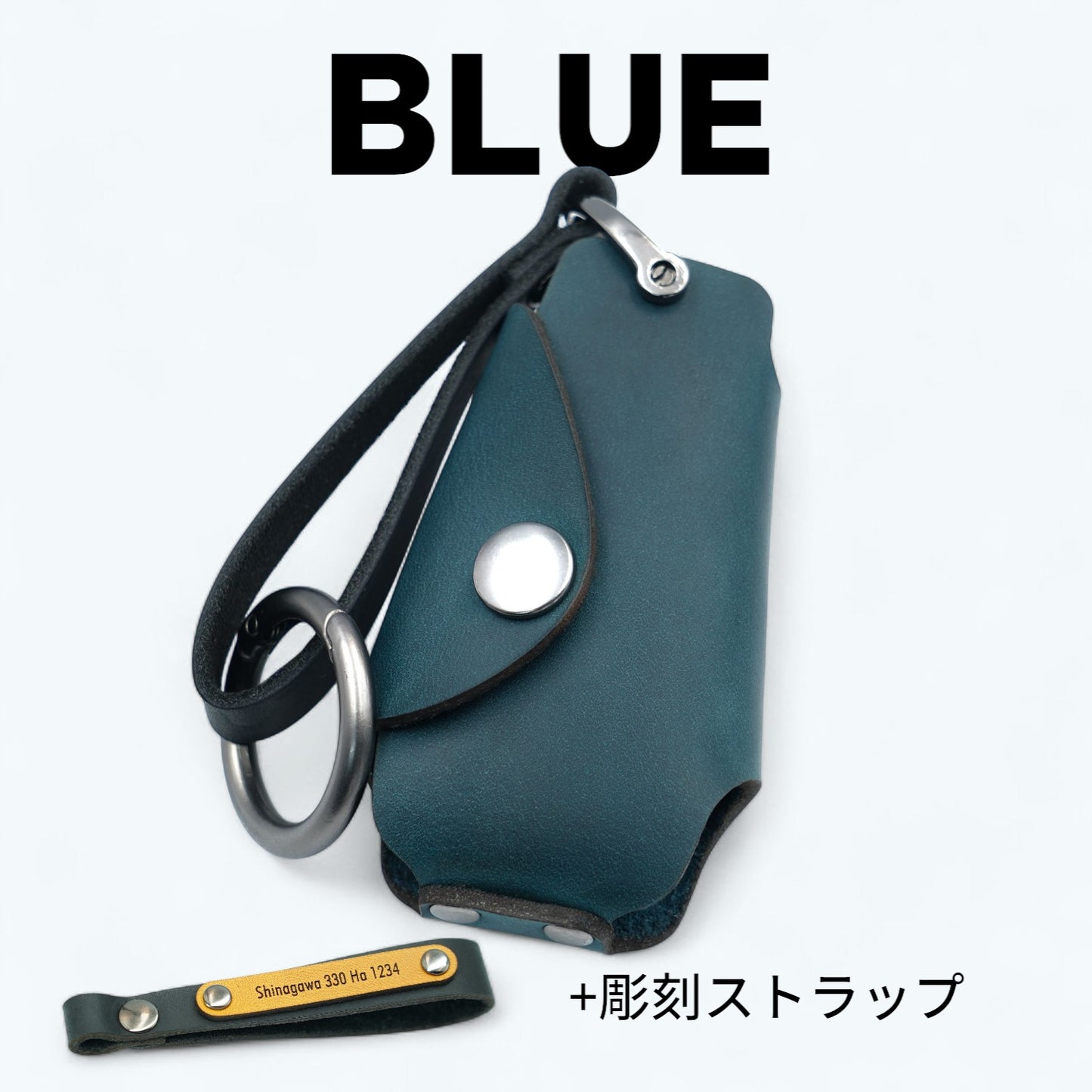 GLA・CLA・Aクラスに対応した彫刻ストラップ付きレザーキーケース（青）。車種専用デザインの本革仕様。